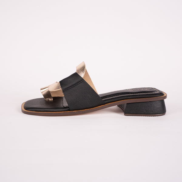 Sandalia Santorini Negro * Dorado