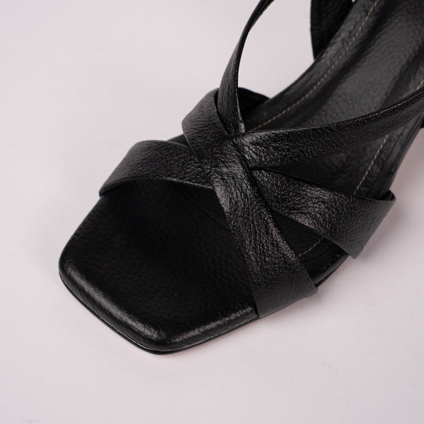 Tacones Negros Cubanos