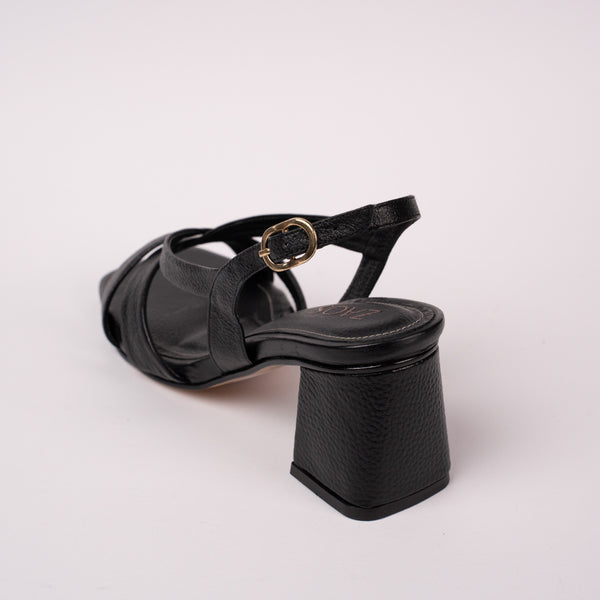 Tacones Negros Cubanos