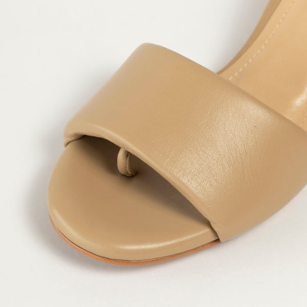 Tacones Aura Almendra