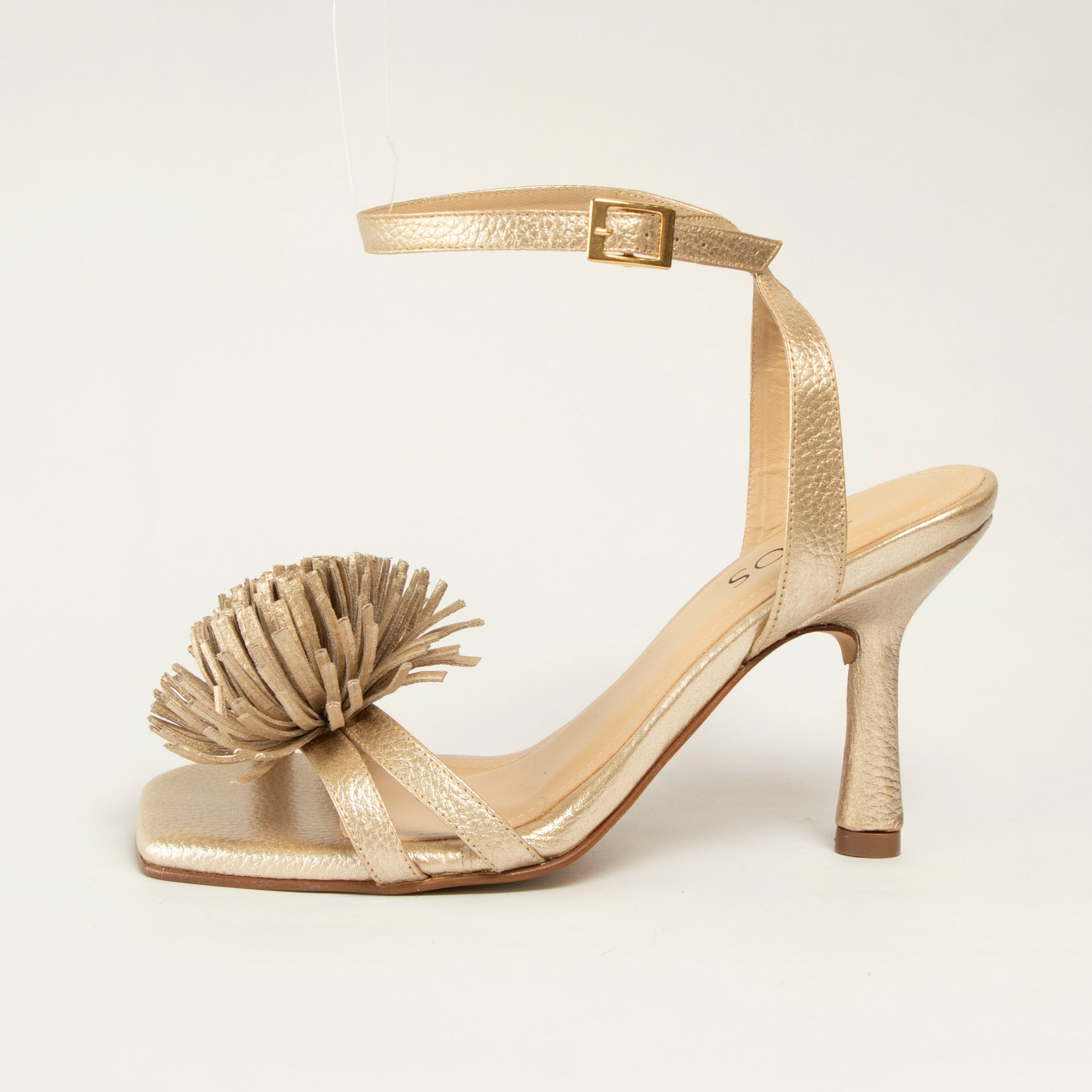 Tacones Yasmin Dorado