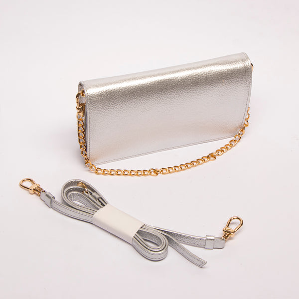 Bolso Sobre Cuero Plateado