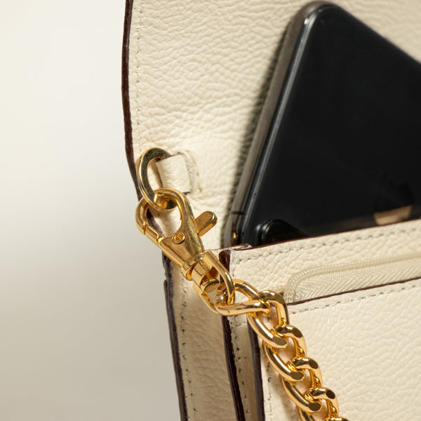 Bolso Sobre Cuero Talco